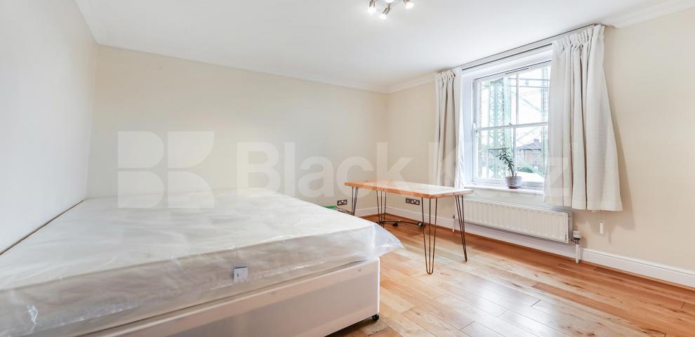 			NEW INSTRUCTION, 2 Bedroom, 1 bath, 1 reception Apartment			 Oval Mansions, Vauxhall/ Oval